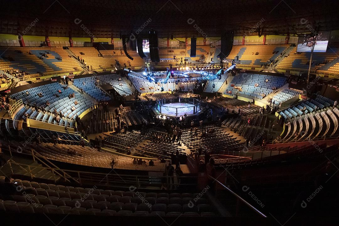 UFC Fight Night - Jan Blachowicz x Ronaldo Jacaré - Octógono, ginásio do estádio.
