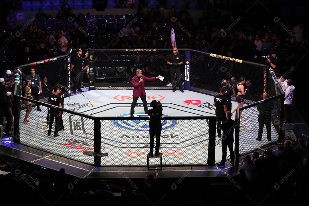 UFC Fight Night - Jan Blachowicz x Ronaldo Jacaré - Octógono, ginásio do estádio.