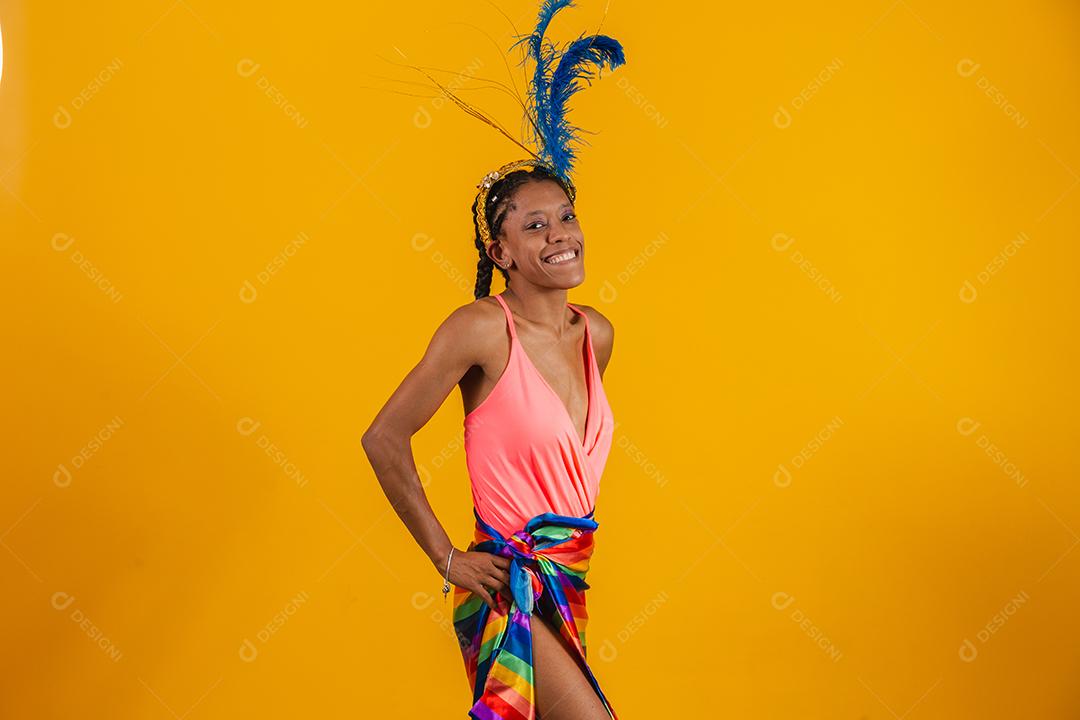 dread mulher no cabelo lgbt vestida para o carnaval