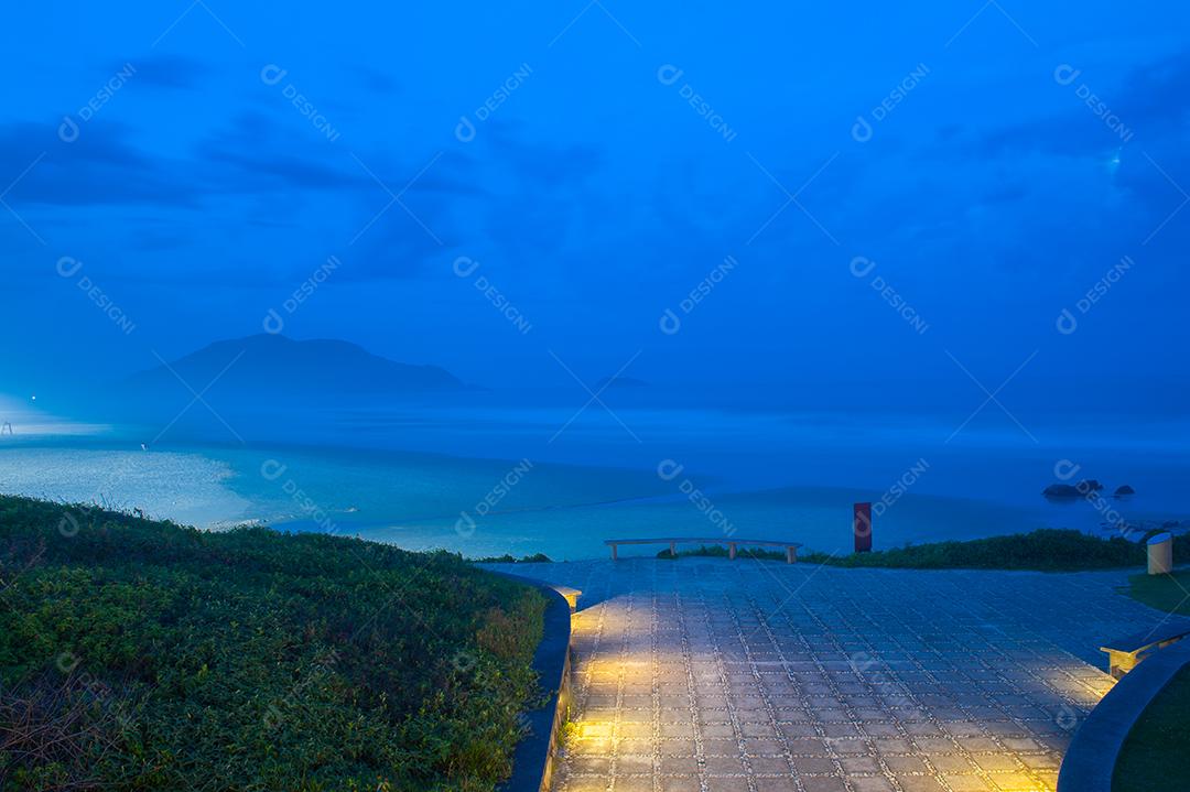 Estrada com vista de céu Azul
