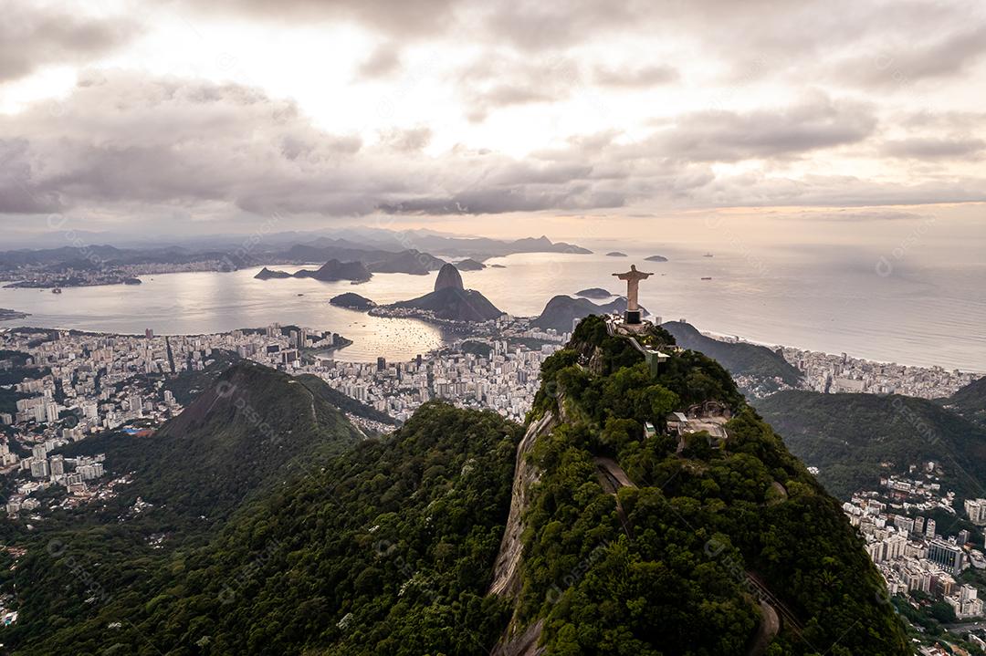 Rio de Janeiro, Brasil. Cristo redentor. Cidade do horizonte do Rio de Janeiro.