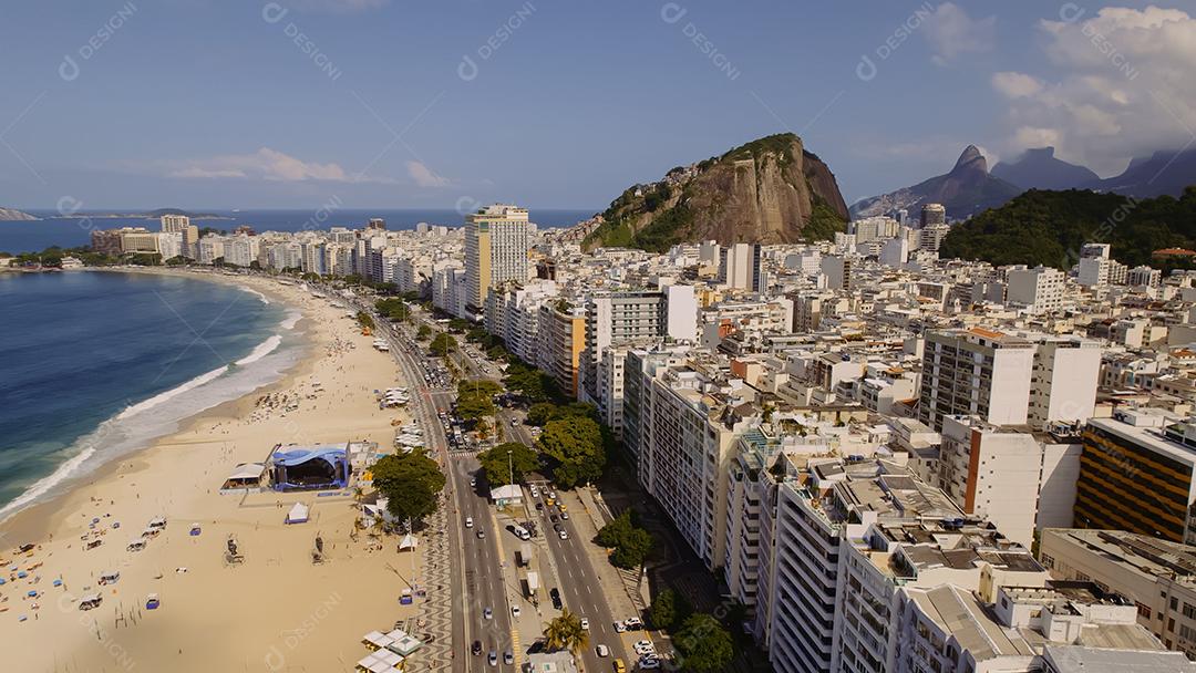Praia de Copacabana, Rio de Janeiro, Brasil. Destinos de viagem de verão. Vista aérea.