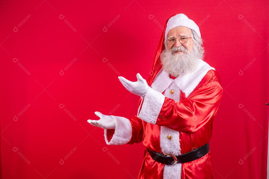 Papai Noel apontando de lado, promoção de publicidade de Natal, anúncio de desconto de Natal de ano novo