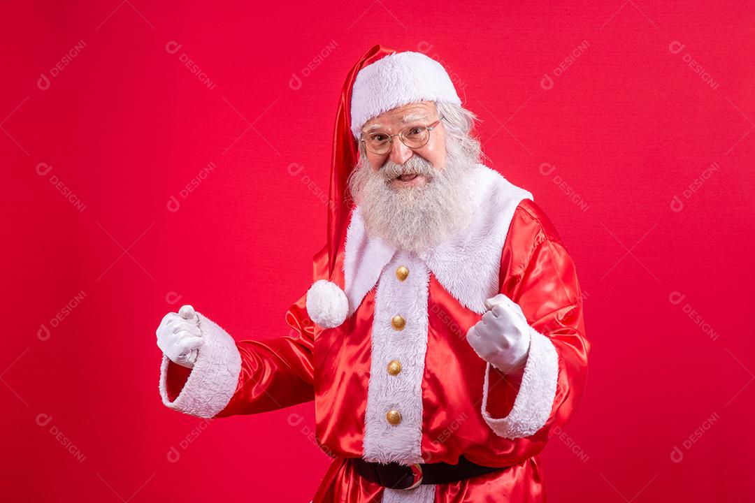 Real Santa fazendo gesto vencedor. Sim