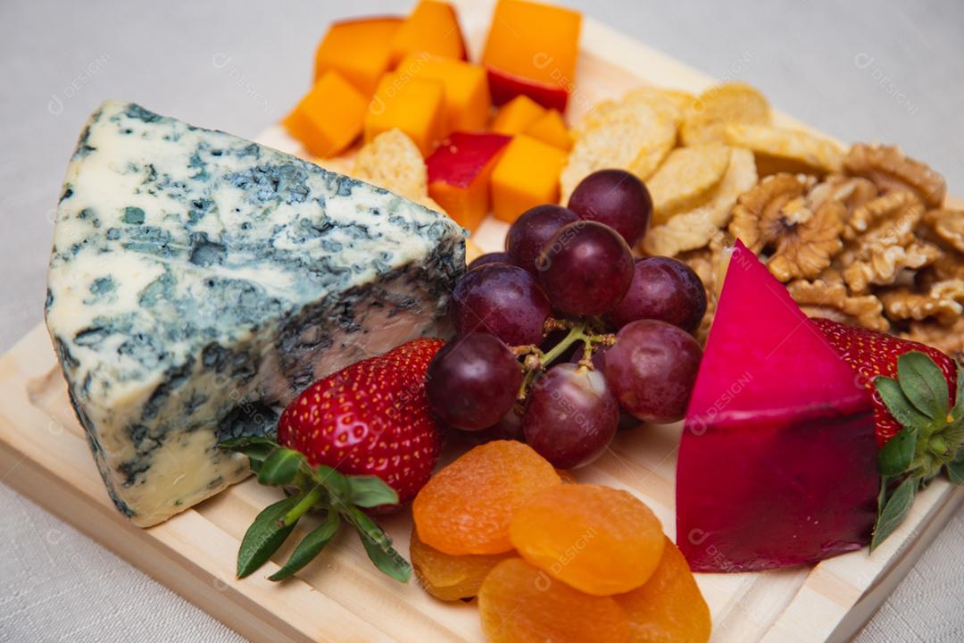 deliciosa variedade de queijos.