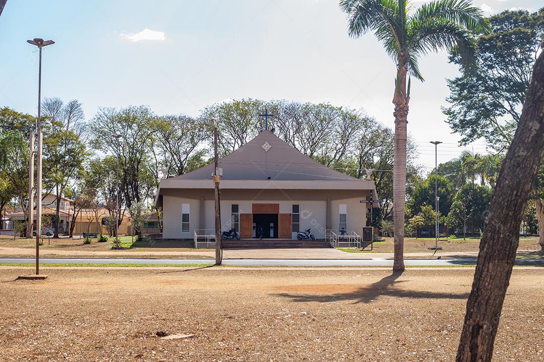 Foto de uma pequena igreja localizada em Pradópolis - São Paulo