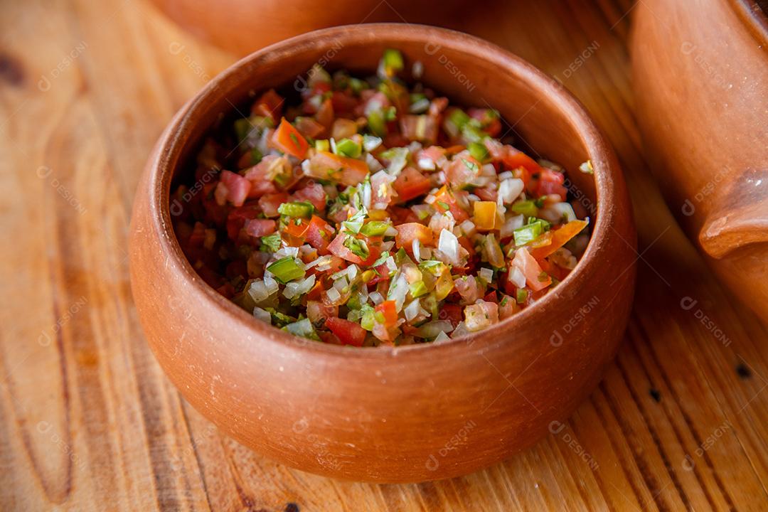 vinagrete. Salada de tomate picado com cebola