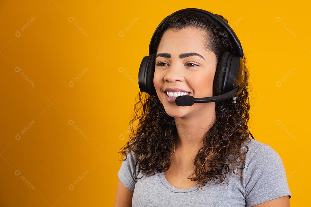 Entre em contato com o serviço de call center. Suporte ao cliente, vendas femininas