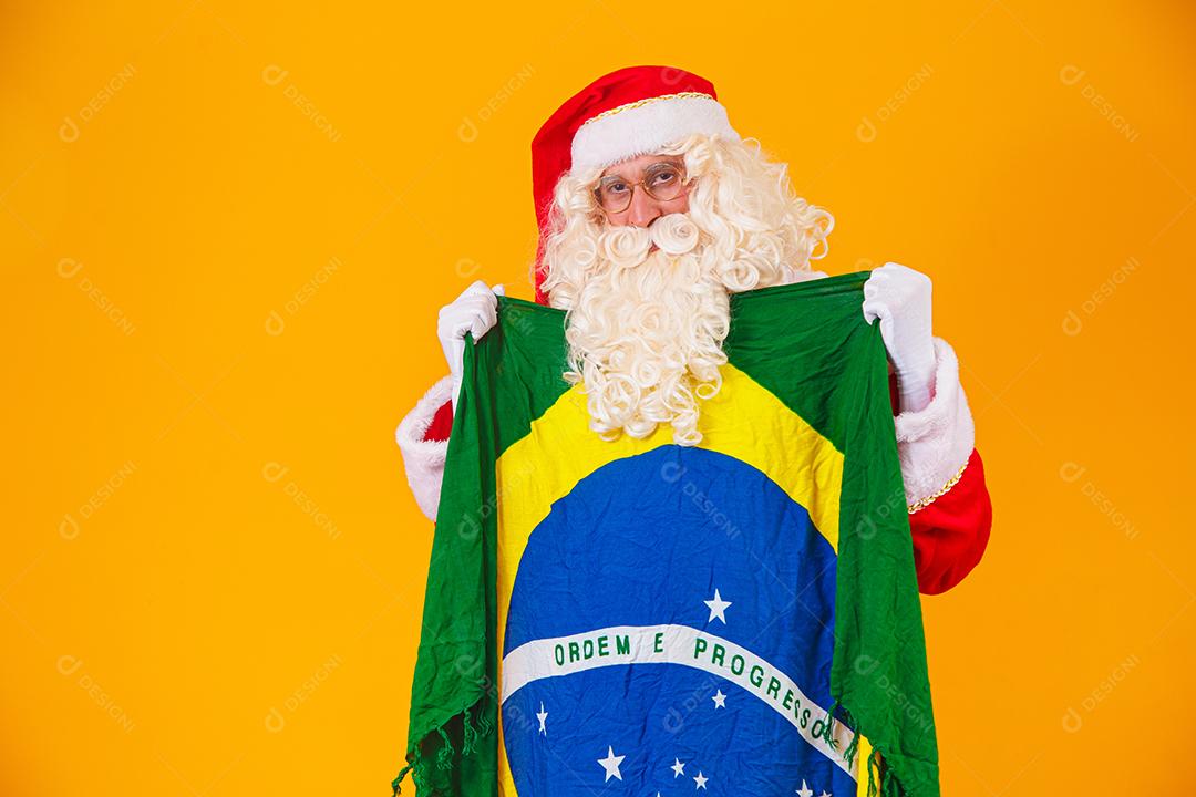 Papai Noel é fã do Brasil. Apoiador de Papai Noel do sutiã