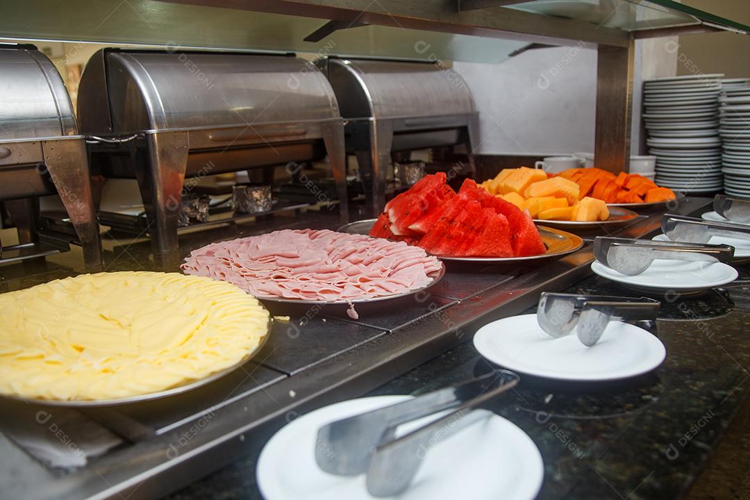 Restaurante comida sobre estufa banquetes hotel