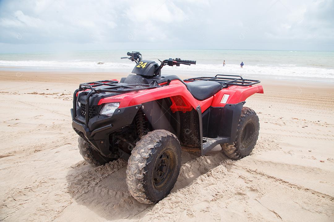 Natal, Rio Grande do Norte, Brasil - 12 de março de 2021: Passeio de quadriciclo em Maracajau no Rio Grande do Norte