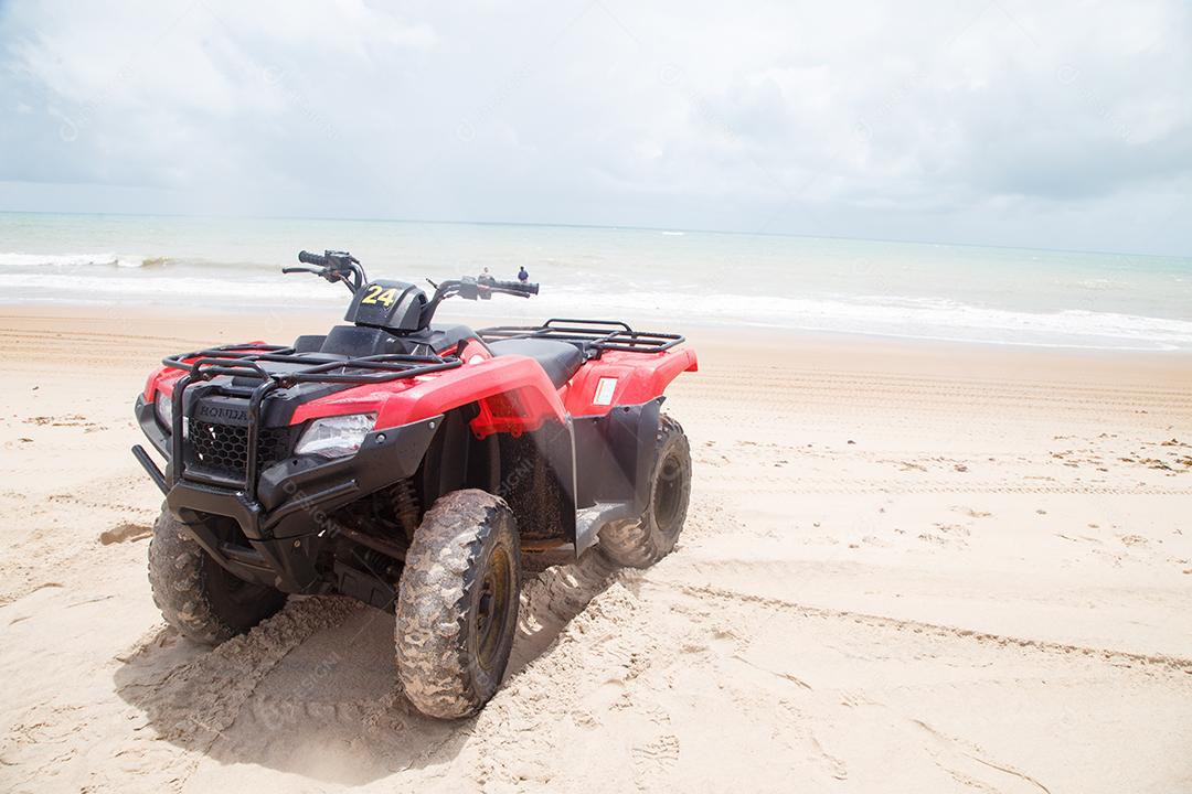 Natal, Rio Grande do Norte, Brasil - 12 de março de 2021: Passeio de quadriciclo em Maracajau no Rio Grande do Norte
