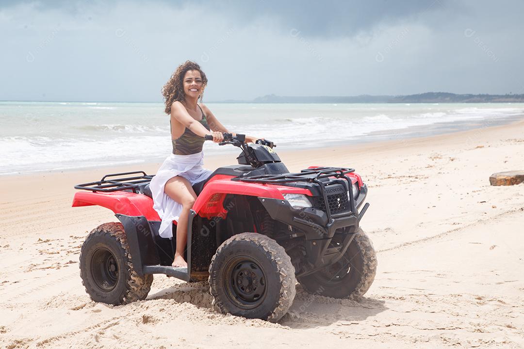 Natal, Rio Grande do Norte, Brasil - 12 de março de 2021: Passeio de quadriciclo em Maracajau no Rio Grande do Norte