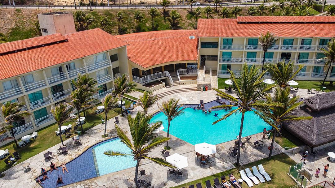 Natal, Rio Grande do Norte, Brasil - 12 de março de 2021: Imagem aérea do hotel Aram Praia Marina