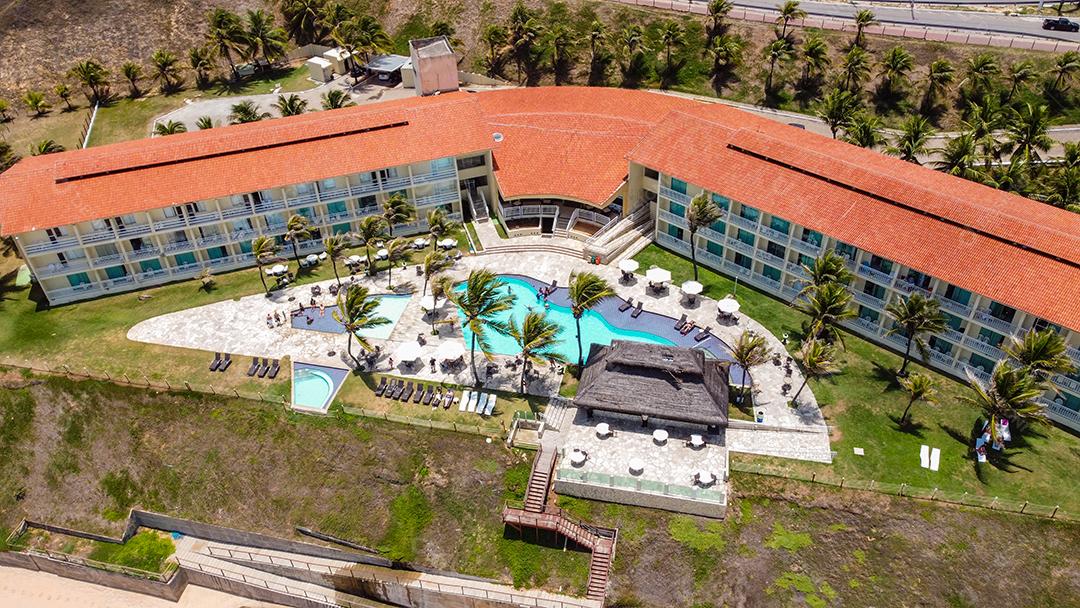 Natal, Rio Grande do Norte, Brasil - 12 de março de 2021: Imagem aérea do hotel Aram Praia Marina