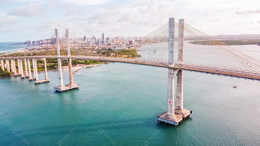 Natal, Rio Grande do Norte, Brasil - 12 de março de 2021: Foto da ponte Newton Navarro da cidade de Natal, RN.