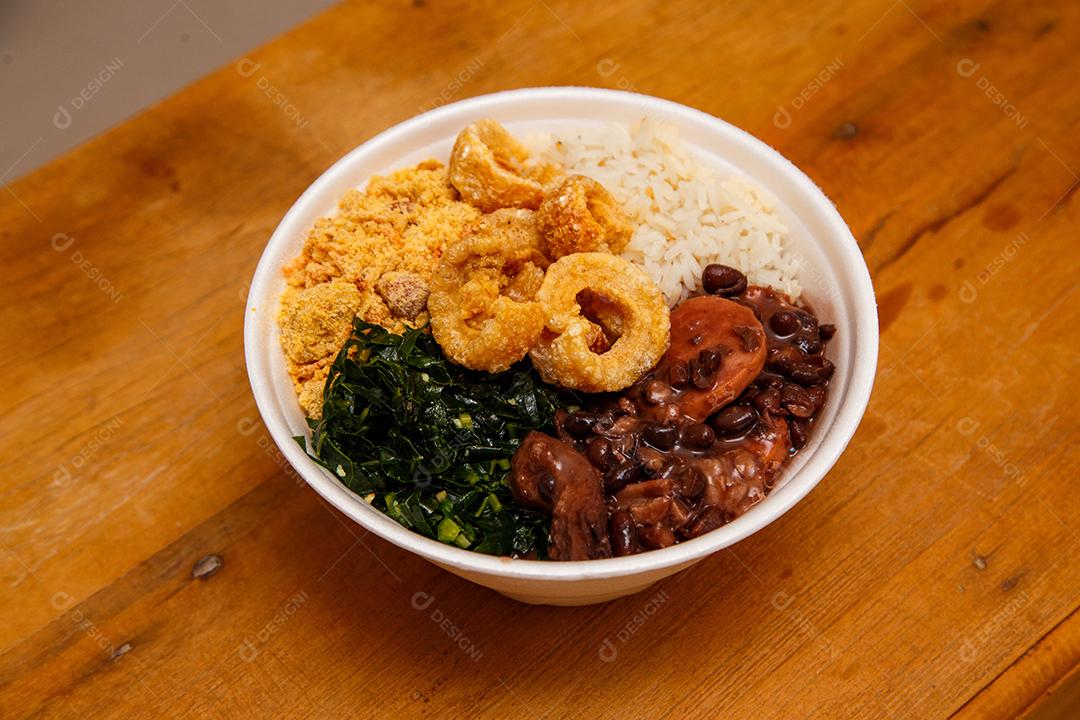 Prato Delicioso de Feijoada