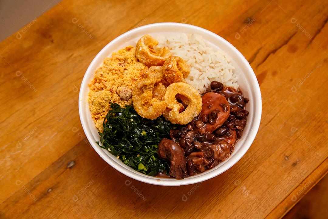 Prato Delicioso de Feijoada