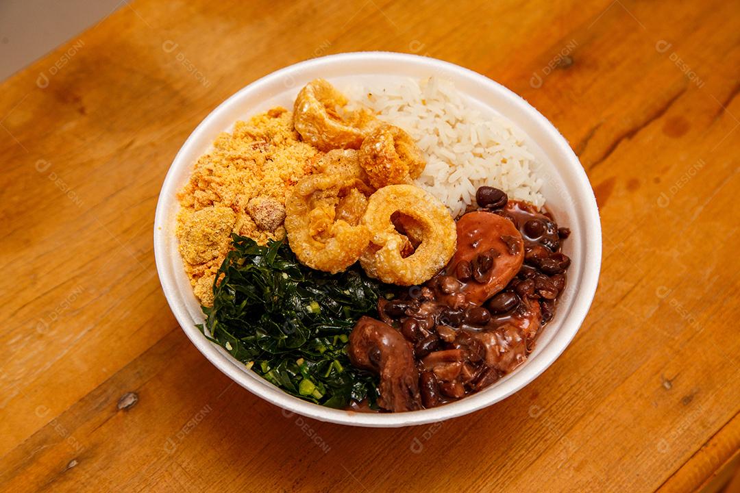 Prato Delicioso de Feijoada