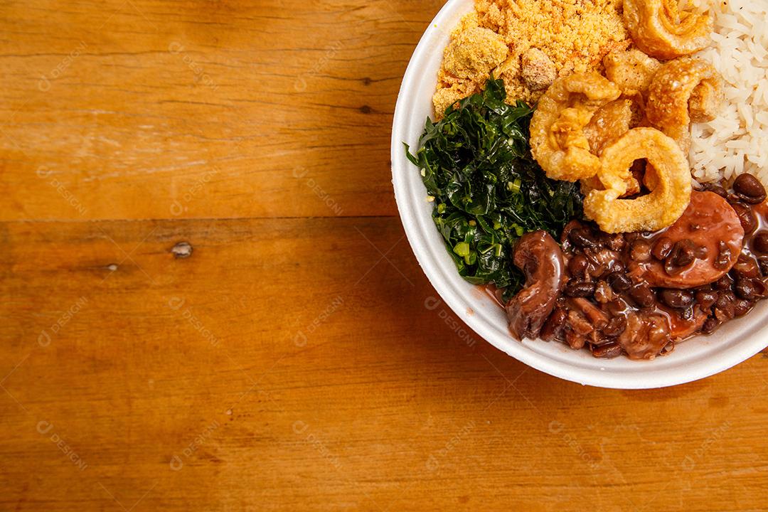 Prato Delicioso de Feijoada