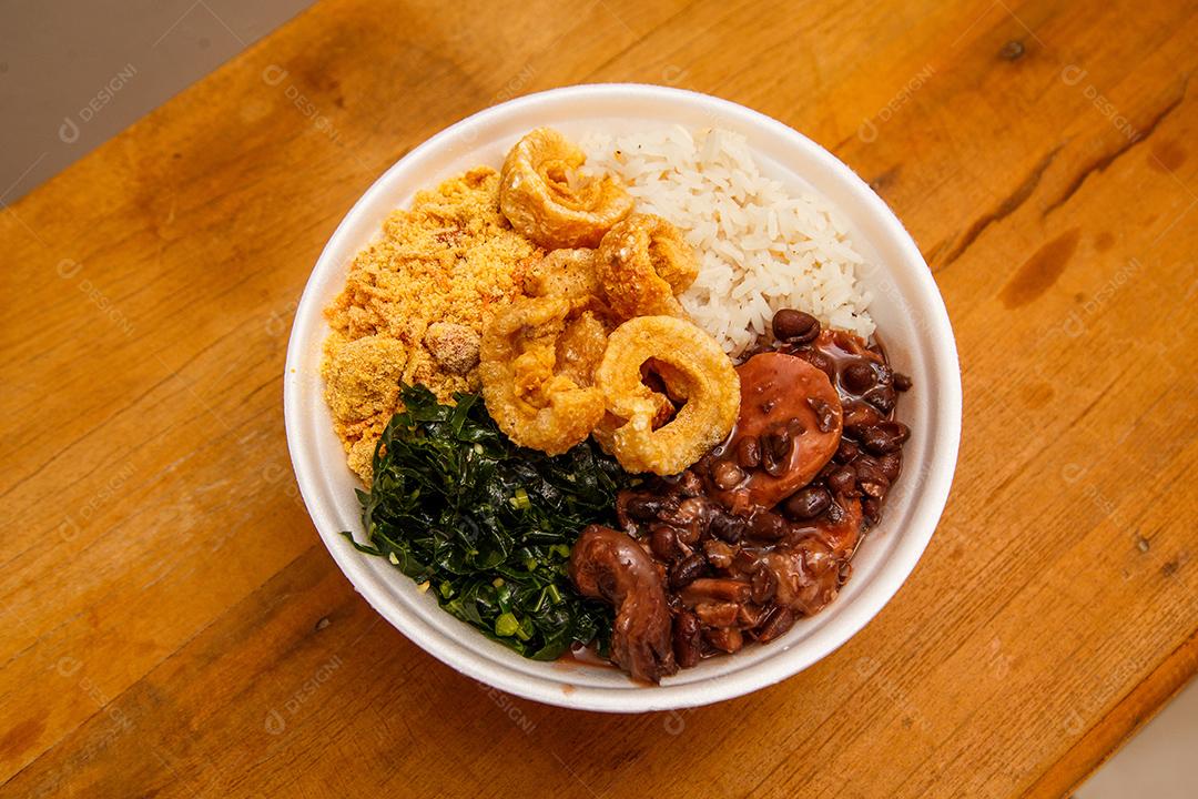 Prato Delicioso de Feijoada