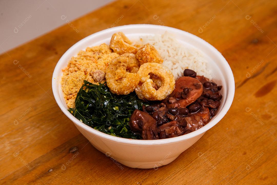 Prato Delicioso de Feijoada