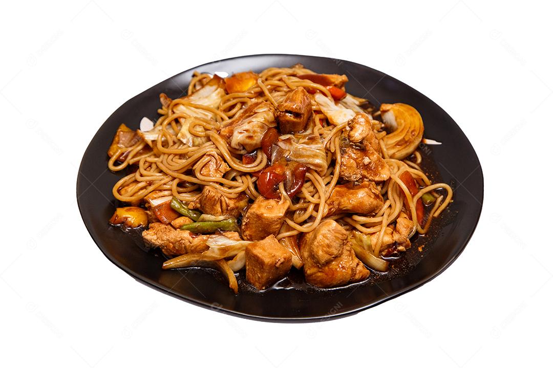 Tigela com yakisoba Comida Japonesa em fundo branco