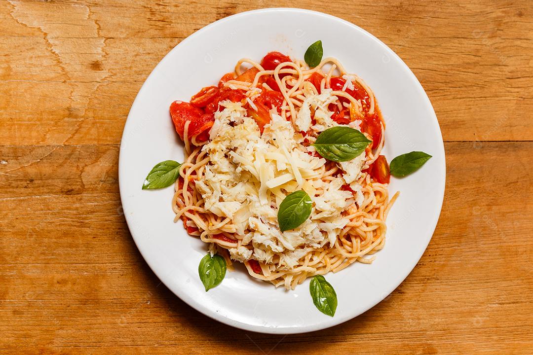 Delicioso espaguete servido em um prato