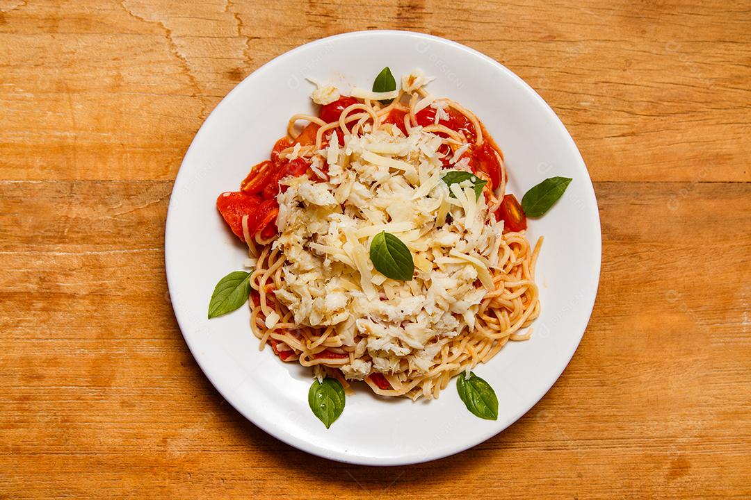 Delicioso espaguete servido em um prato