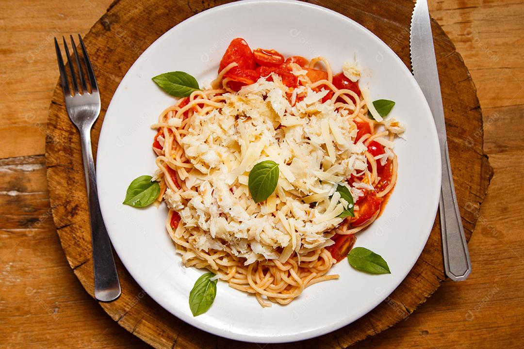 Delicioso espaguete servido em um prato