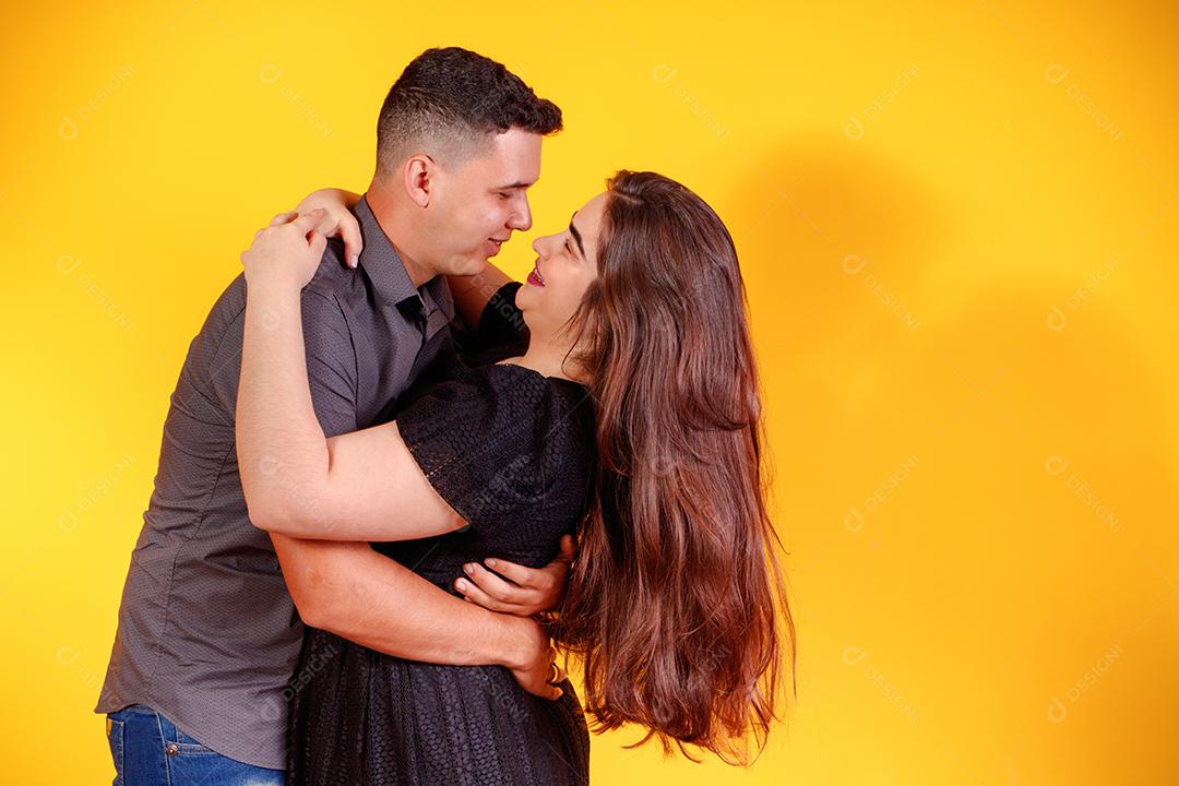 Casal de Amantes Apaixonados