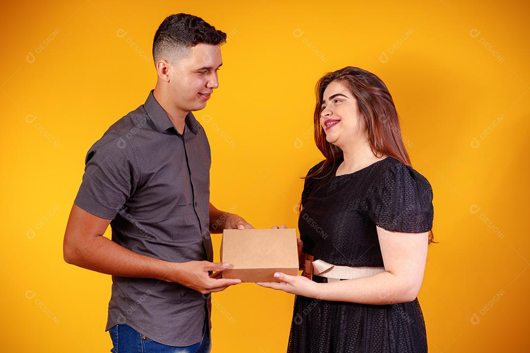 Casal de Amantes Apaixonados