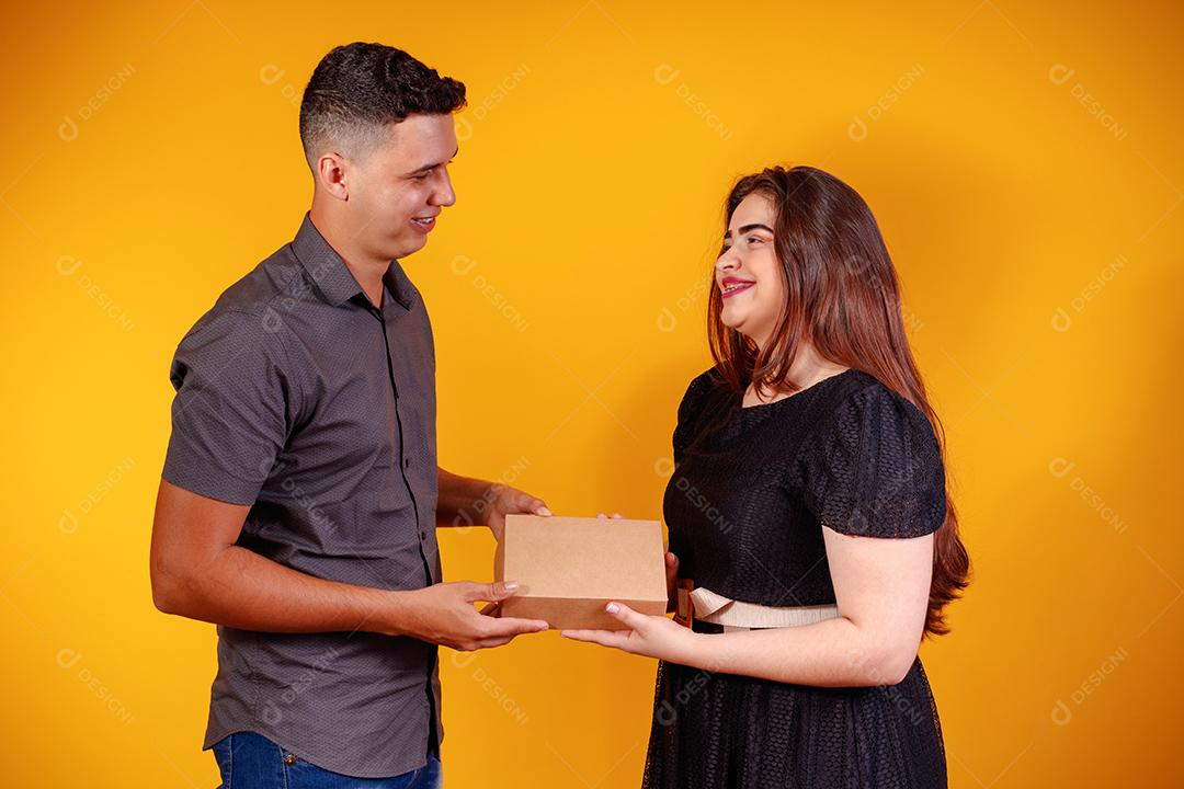 Casal de Amantes Apaixonados