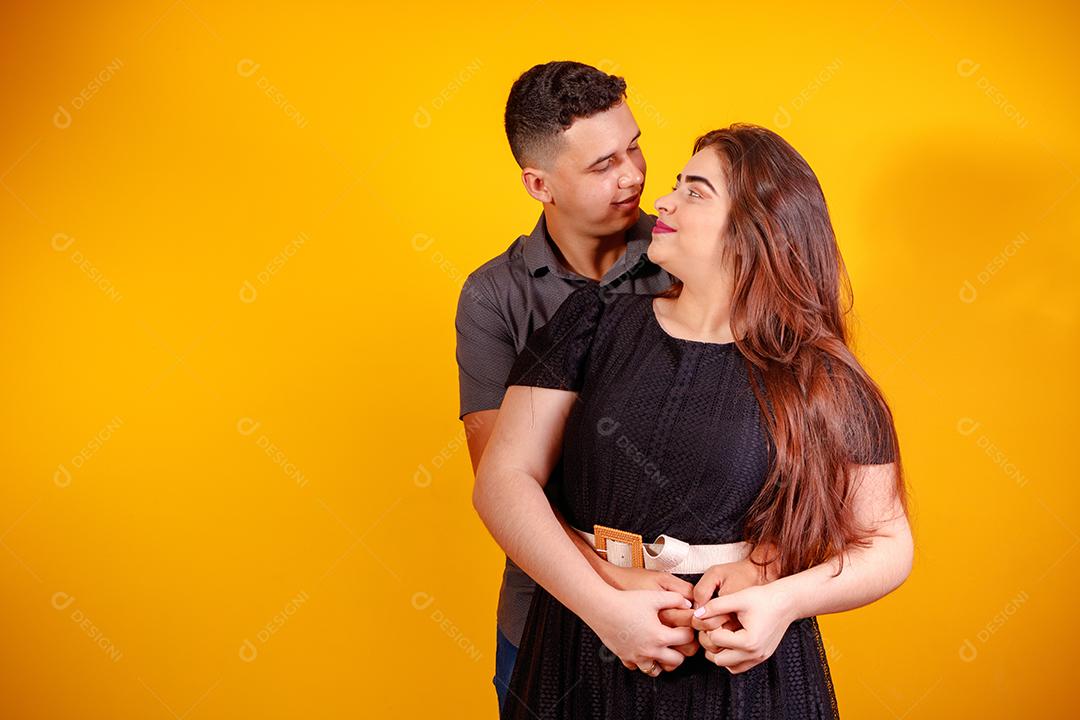 Jovem casal de Namorados apaixonado