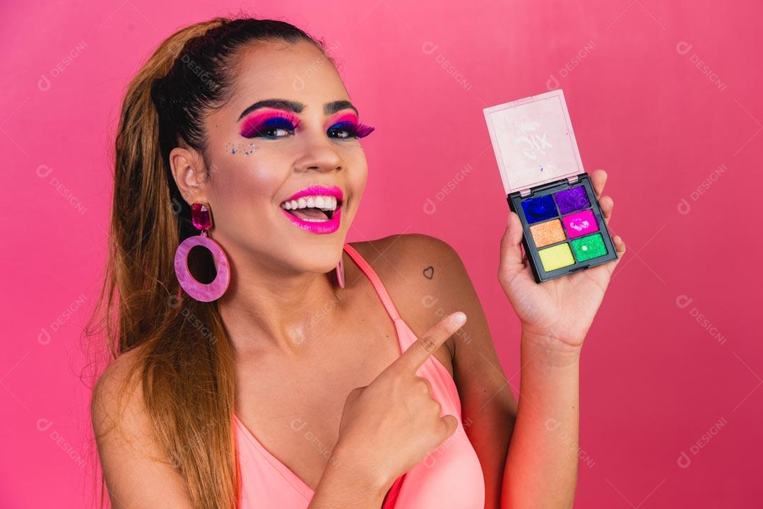 Mulher Bonita Segurando Paleta Maquiagem Várias Cores Carnaval