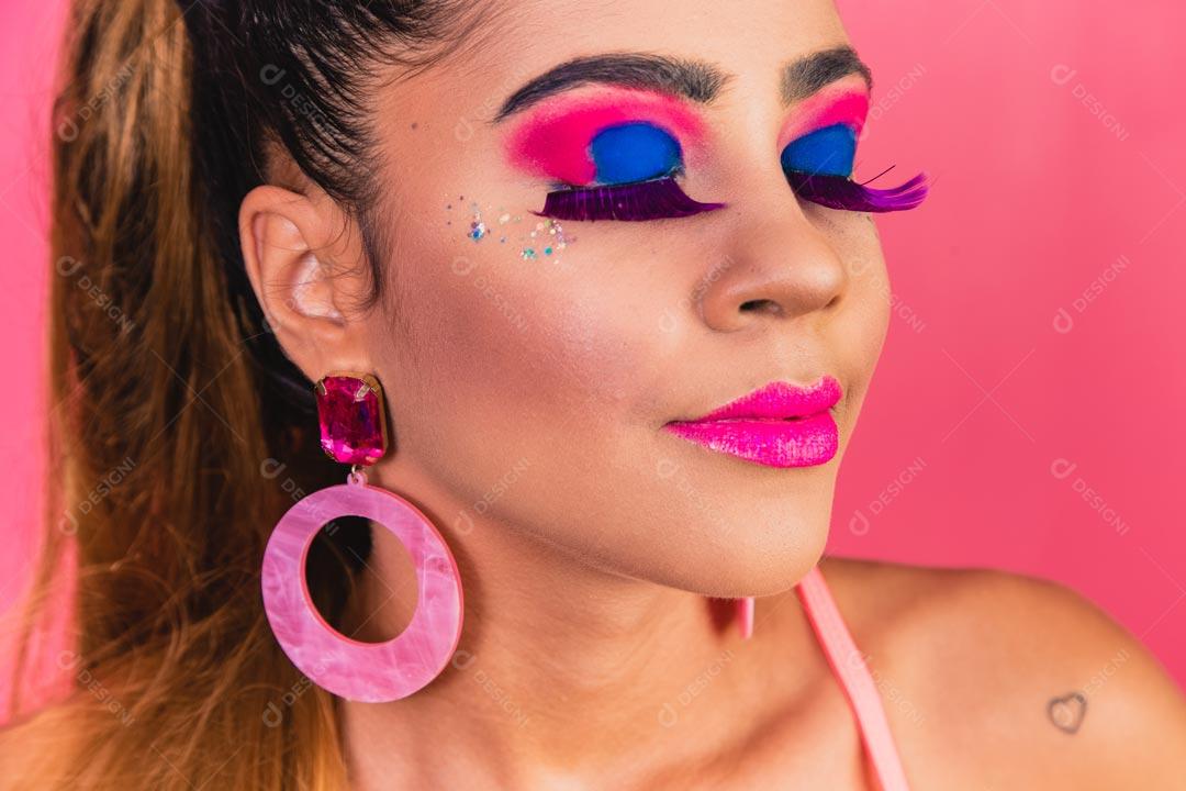 Mulher Bonita Com Maquiagem Várias Cores Carnaval