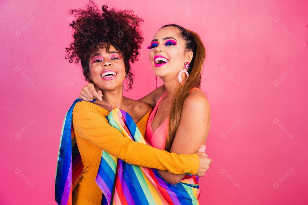 Mulheres Amigas Fantasiadas Com Bandeira LGBT Orgulho Lgbt Casal