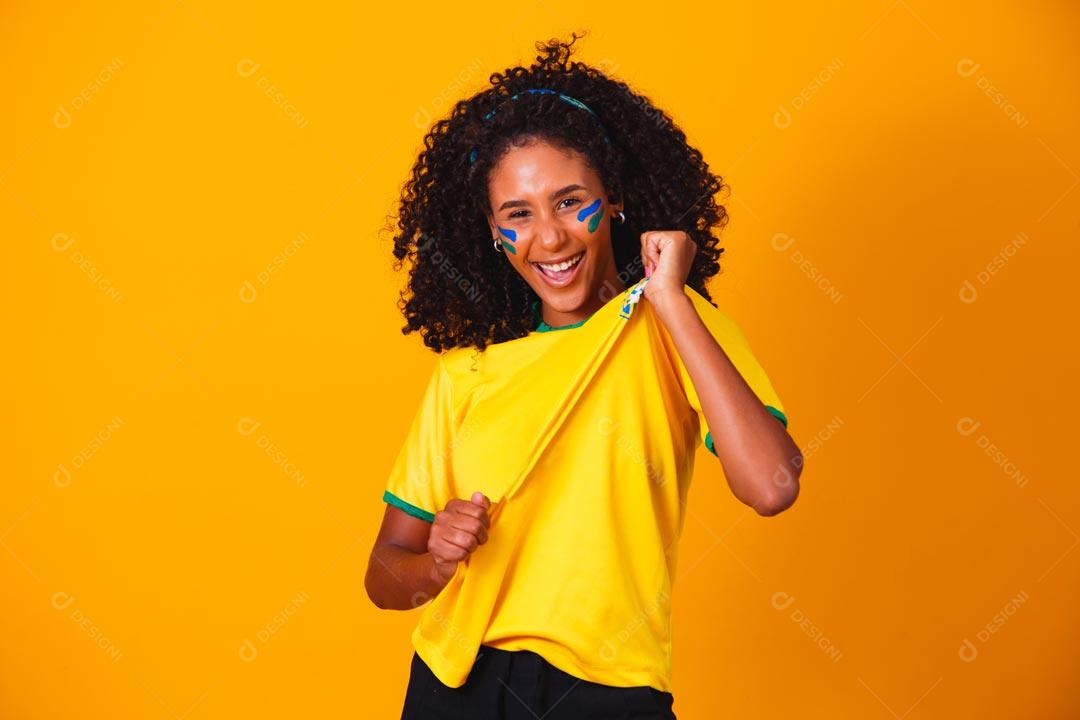 Mulher Com Camisa Amarela Do Brasil Copa Do Mundo Camisa De Jogador