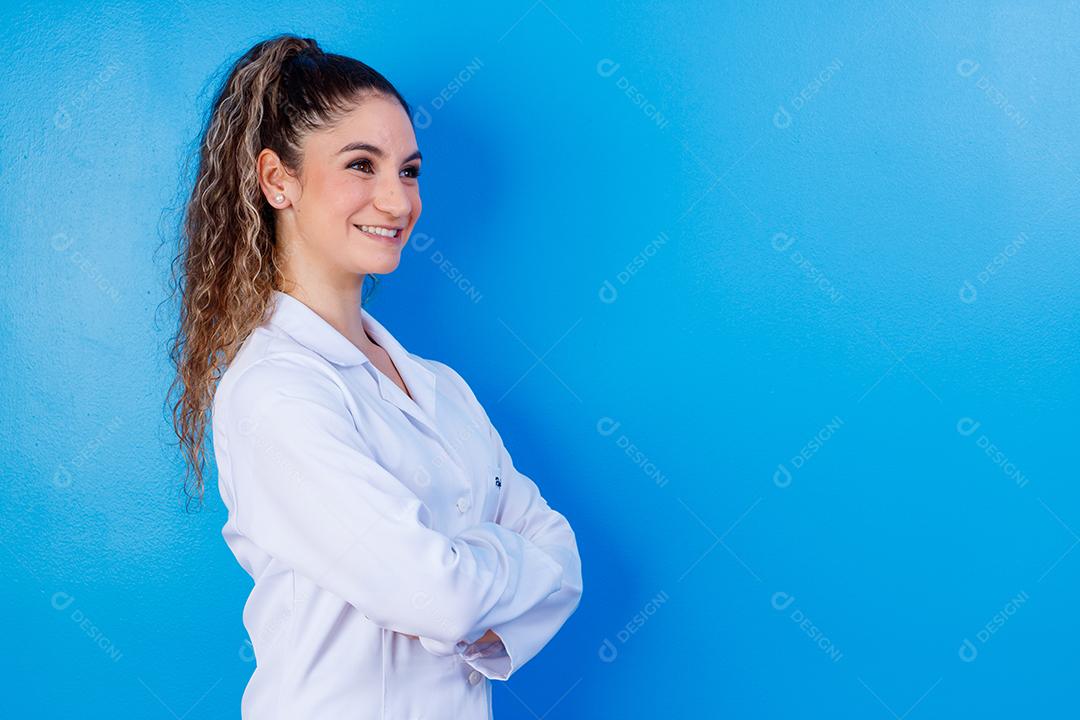 Retrato de confiante com experiência qualificada de sorriso radiante