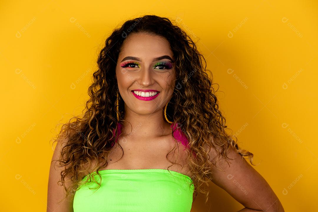 Carnaval Maquiagem para celebrar o Carnaval do Brasil. Tendência de maquiagem e acessórios para o carnaval.