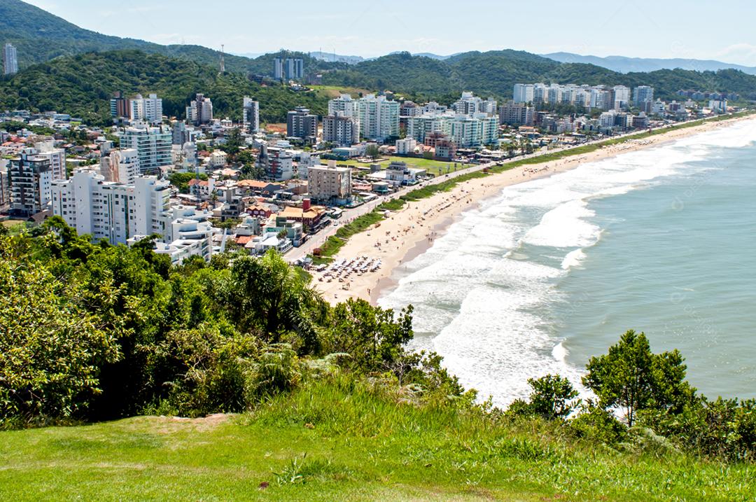 Vista aérea da Praia brava em Itajaí-Brasil.