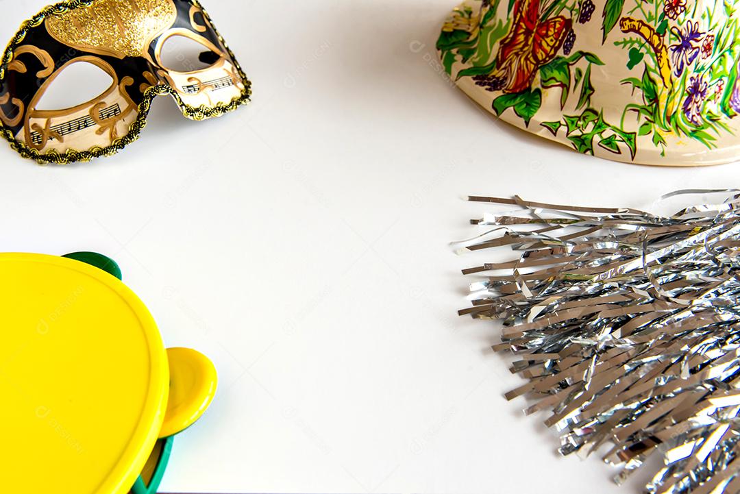 Conceito de carnaval em fundo branco, carnaval brasileiro