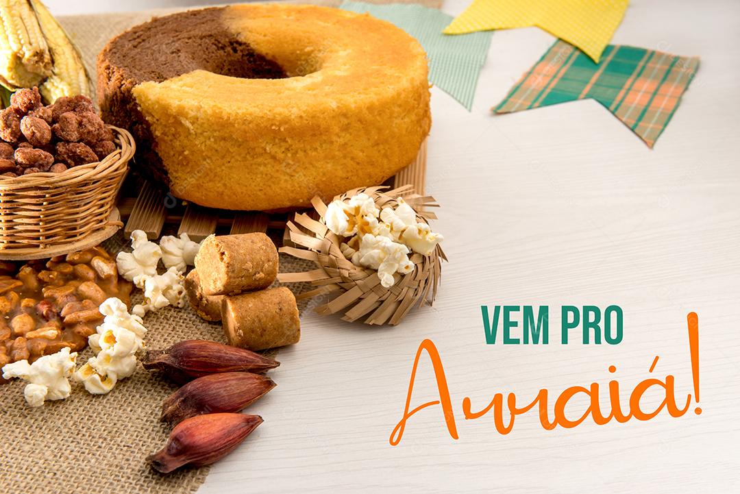 Mesa de festa de junina Típica festa brasileira de junho Bolo amendoim pipoca e pinhões
