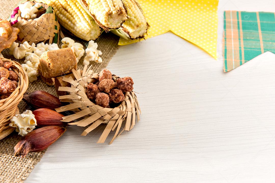 Mesa de festa junina Festa típica brasileira