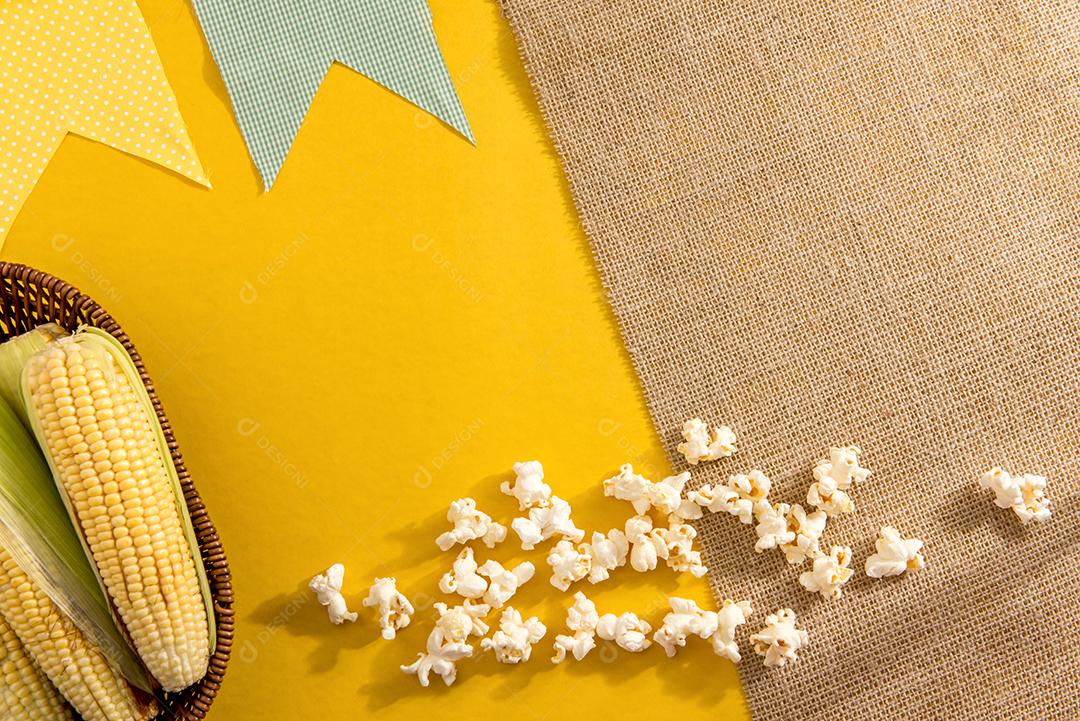 Fundo de festa junina brasileira vista superior