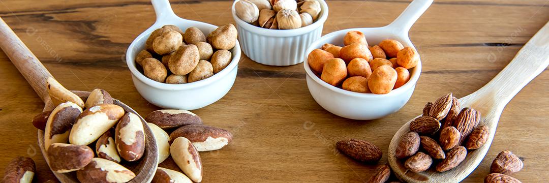 Lanche saudável feijão pistache castanha do Brasil grão de bico amendoim e amêndoas