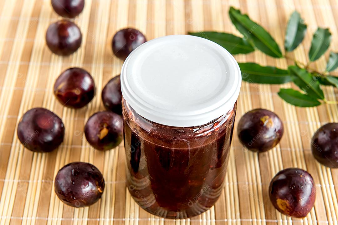 Geleia de jabuticaba orgânica caseira com frutas brasileiras exóticas,