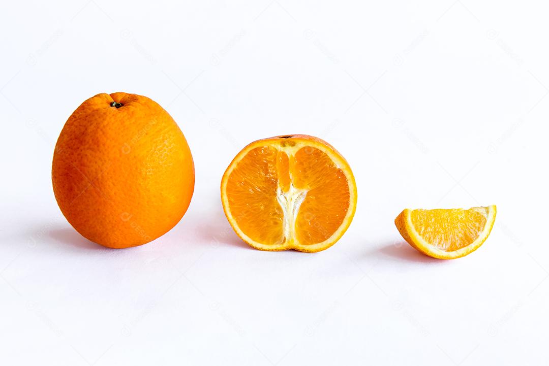Laranja isolado no fundo branco.