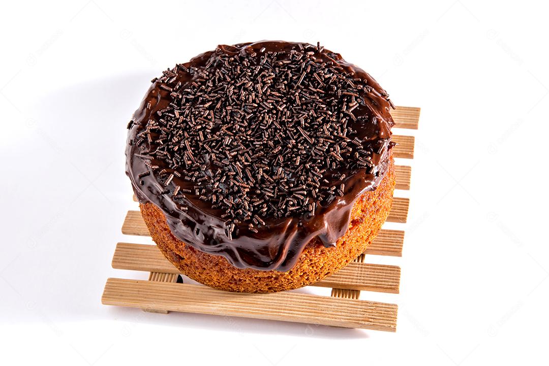 Bolo de cenoura com cobertura de chocolate. Bolo de cenoura brasileiro.