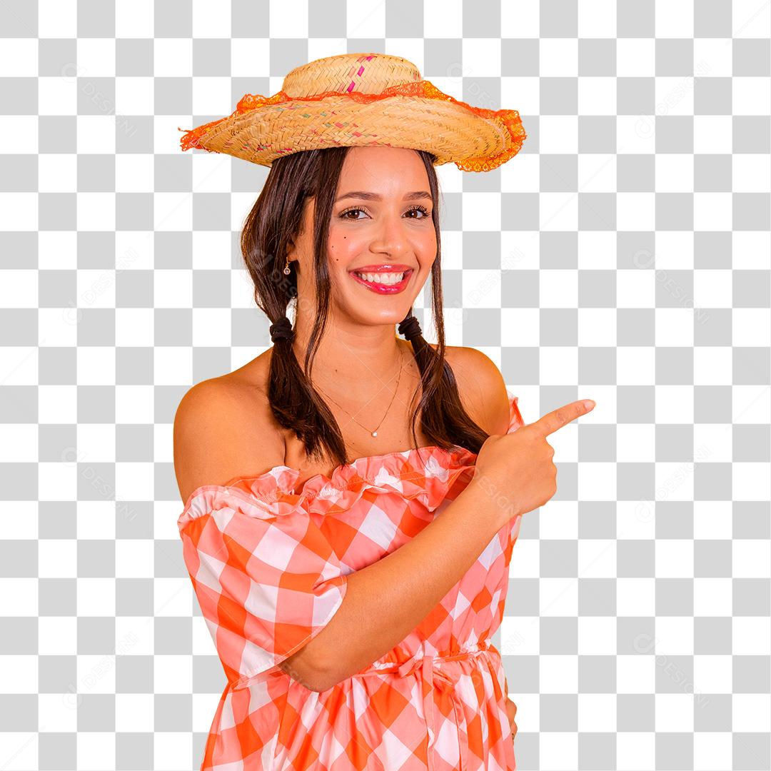 Linda mulher alegre apontando para lado festas juninas São João